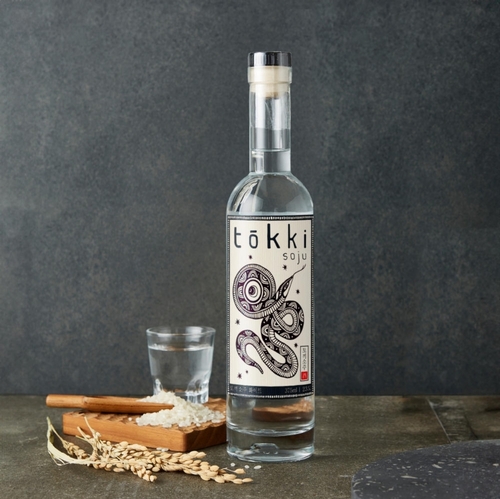 2025년 푸른뱀 신년에디션 토끼소주 화이트 23도. [자료:11번가]