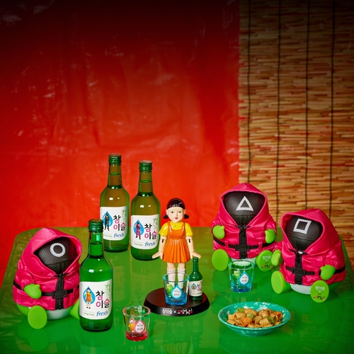 참이슬X오징어게임2 굿즈 모음. [자료:하이트진로]