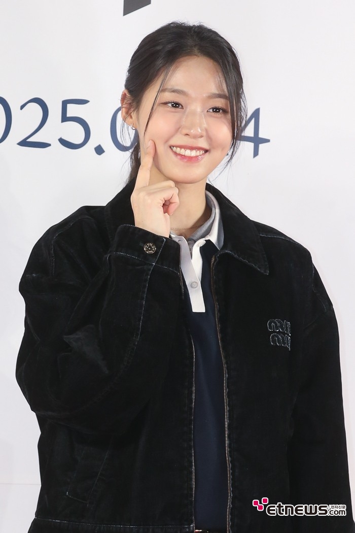 [ET포토] 설현, '상큼하게 볼 콕콕'