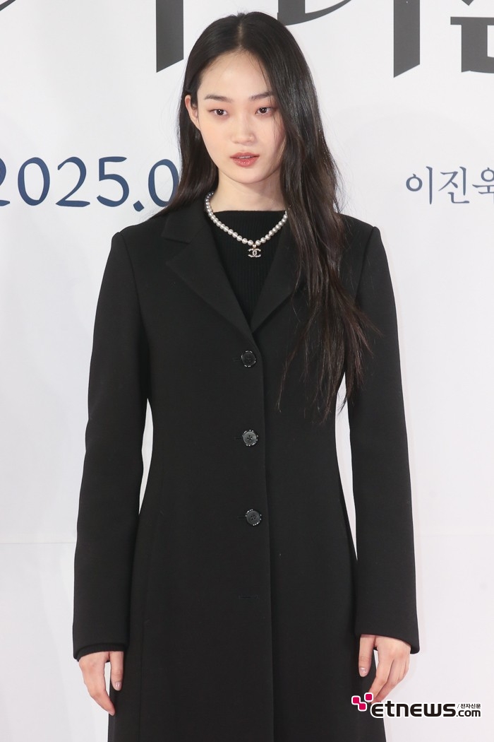 [ET포토] 신현지, '정갈한 패션'