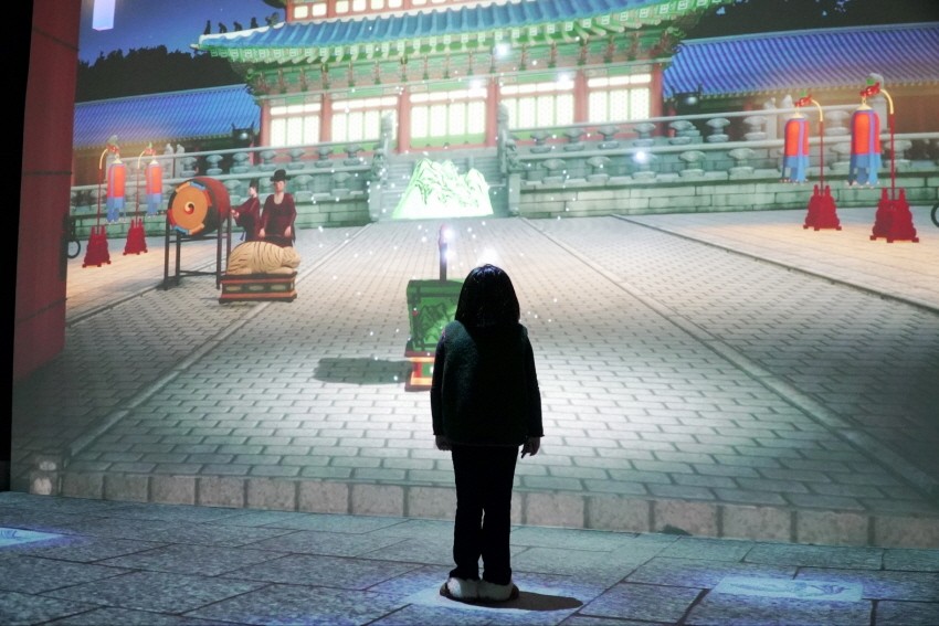 악기체험콘텐츠 '내가 만드는 연회도' 체험 모습, 사진=국립국악원 국악박물관