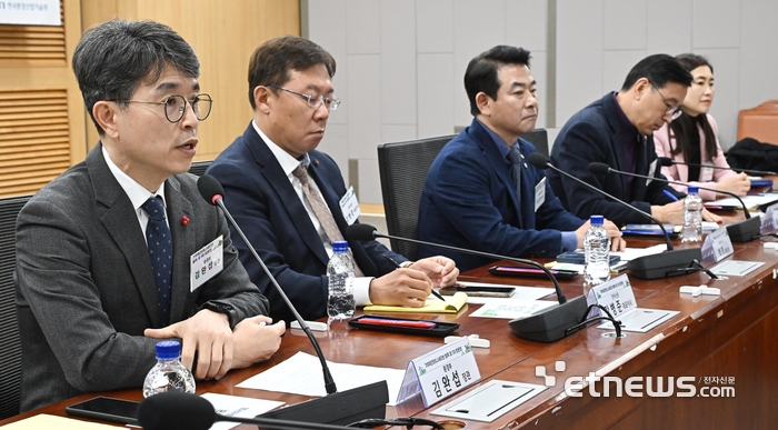 축사하는 김완섭 장관