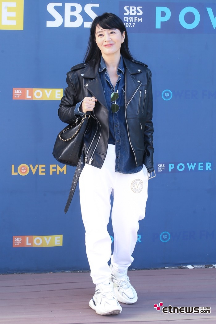 [ET포토] 김혜수, '오늘 스타일 어때요'