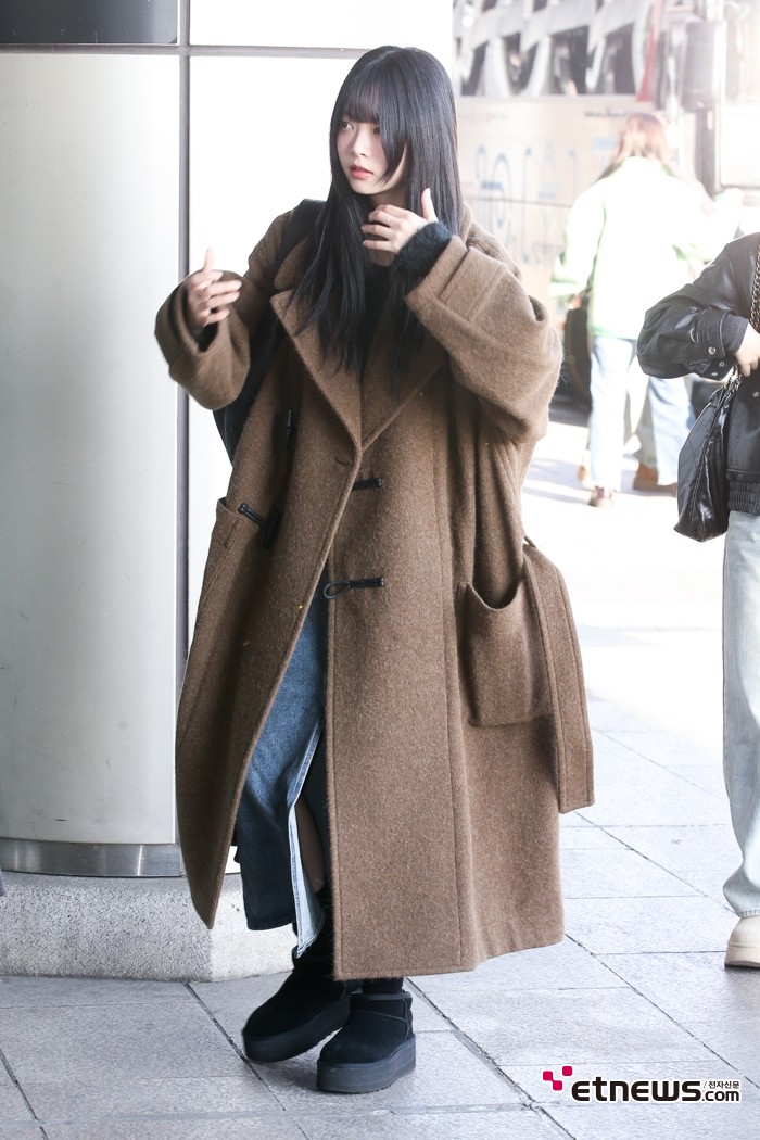 [ET포토] 르세라핌 홍은채, '긴 생머리 넘기며'