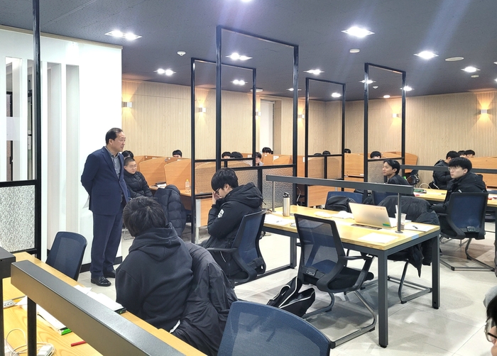 구미고 학생들을 대상으로 진행된 윈터스쿨