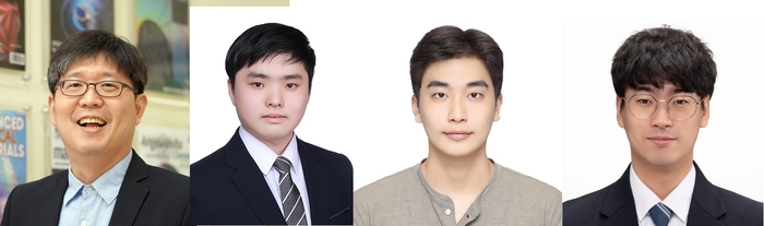 평면 광학 기술 한계 극복할 설계 방법을 제시한 포스텍 연구팀. 왼쪽부터 노준석 교수, 기계공학과 통합과정 김경태 씨, 김석우 씨, 김주훈 씨