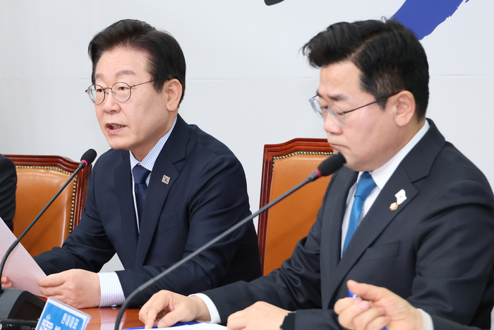 더불어민주당 이재명 대표가 3일 국회에서 열린 최고위원회의에서 발언하고 있다.
