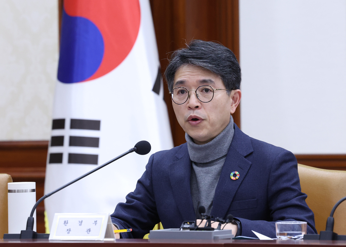 김완섭 환경부 장관이 5일 정부서울청사에서 열린 '국정현안관계장관회의 겸 경제관계장관회의 겸 산업경쟁력강화관계장관회의'에서 발언하고 있다. 2025.2.5 [대통령실통신사진기자단] 연합뉴스.