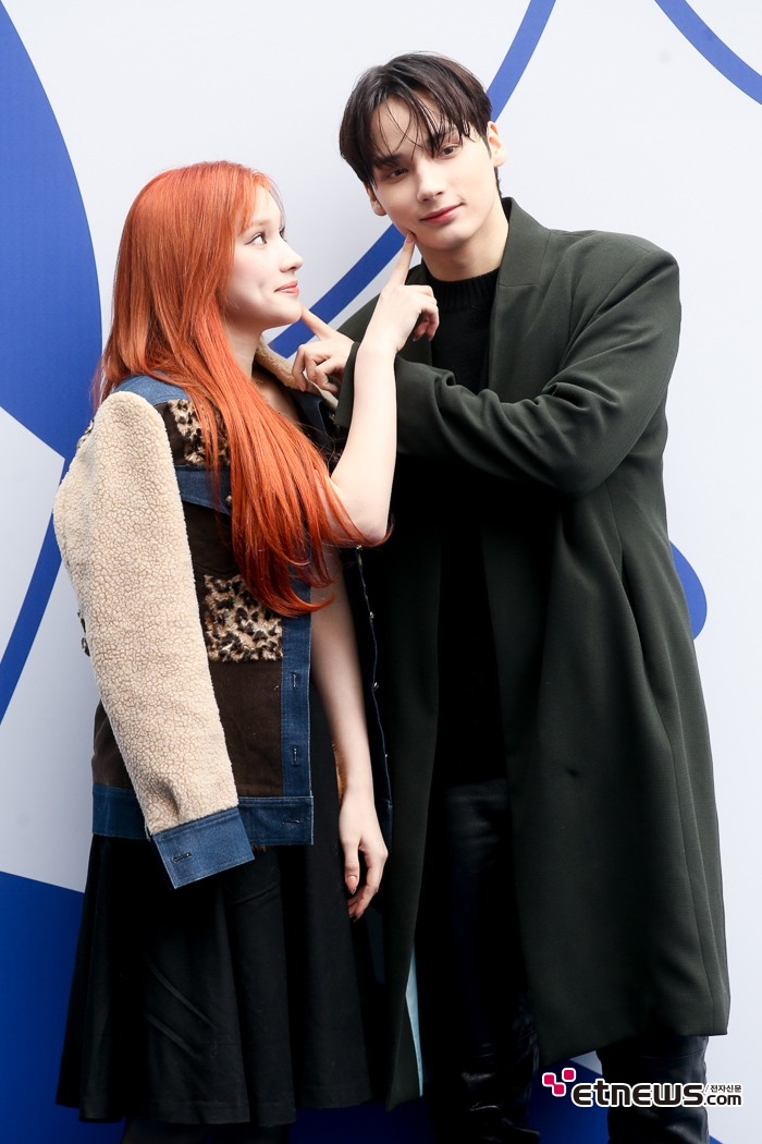 [ET포토] 휴닝바히에-휴닝카이, '귀엽게 서로 콕'