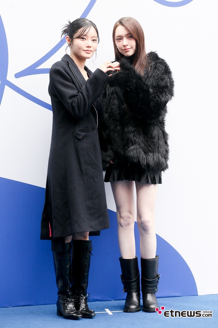 [ET포토] 피프티피프티 키나-문사넬, '매력 발산하는 하트'