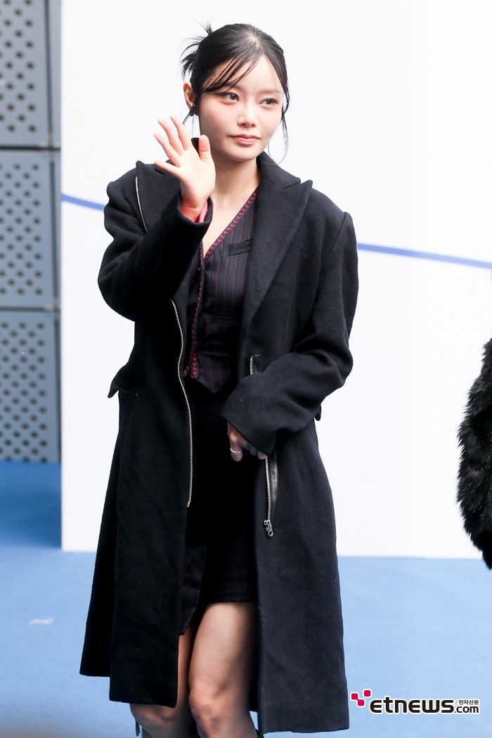 [ET포토] 피프티피프티 키나, '시크 도도한 인사'