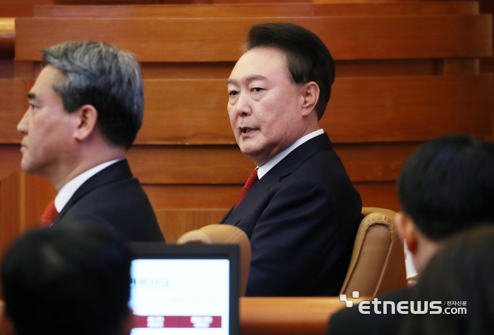 탄핵심판 6차 변론기일 참석한 윤석열 대통령