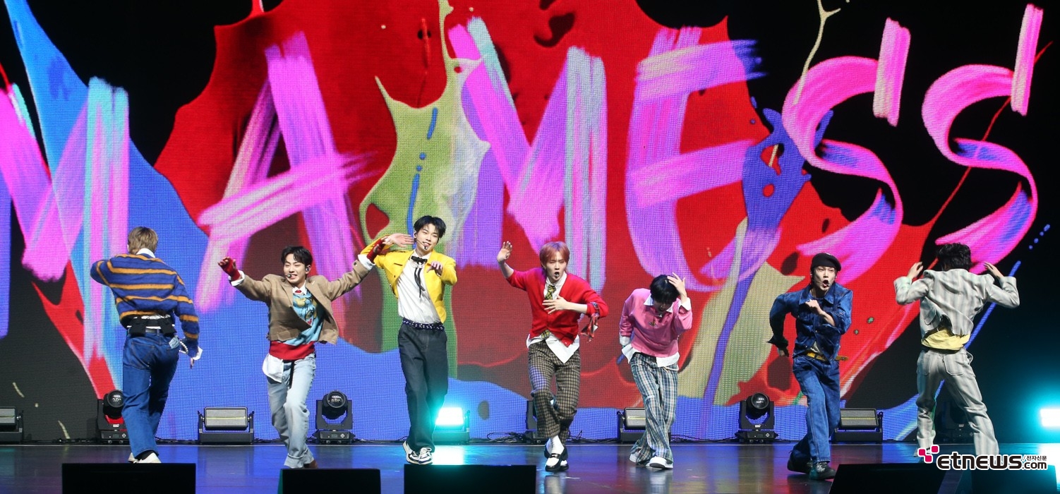 [ET포토] 이븐, 'HOT MESS'