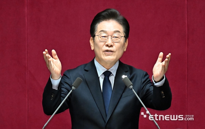 이재명 “당력 총동원해 '회복·성장' 주도하겠다”