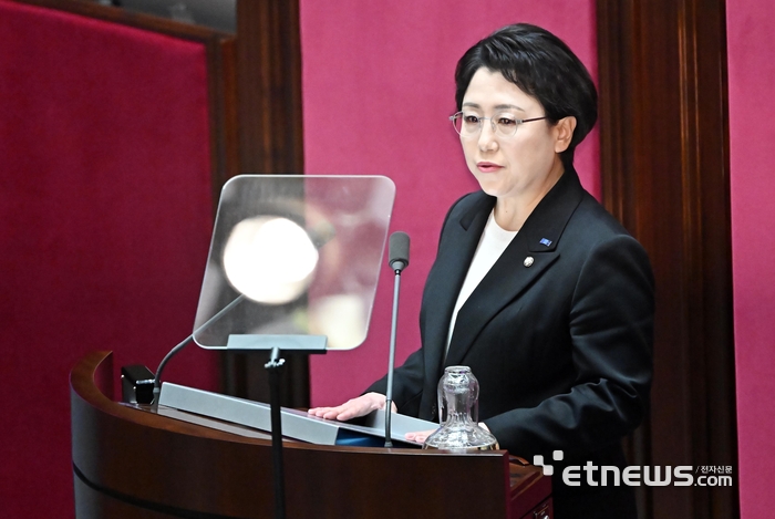 비교섭단체 대표 연설하는 김선민