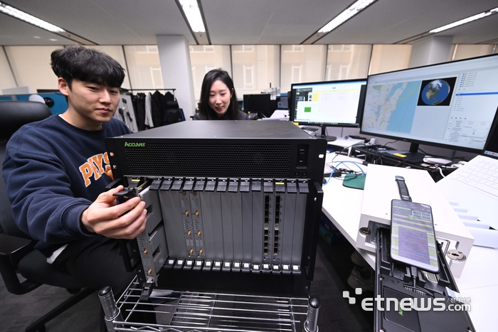 MWC 2025 전시 준비하는 통신장비사