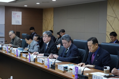 산림청은 서울 산림스마트워크센터에서 '2025년 제8기 산림청 정책자문위원회'를 개최했다.