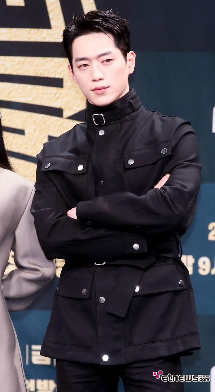 [ET포토] 서강준, '남성미 장착'