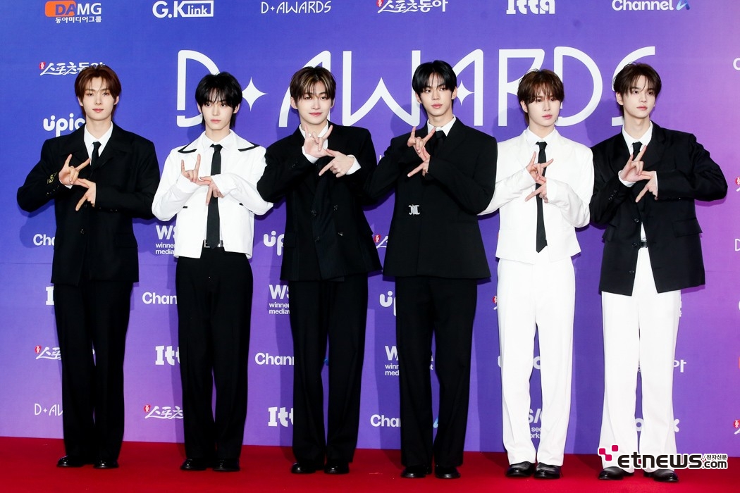 [ET포토] 투어스, '음원차트 강타한 그룹'