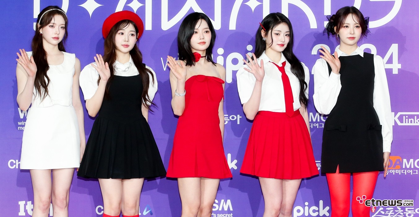 [ET포토] 피프티피프티, '레드 화이트 블랙'