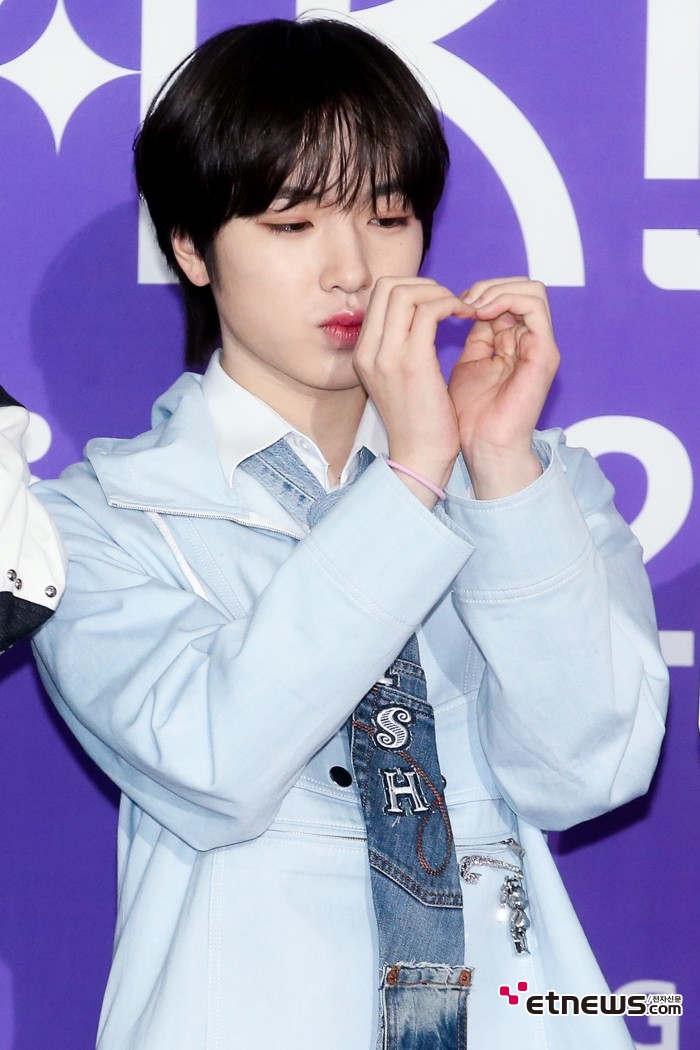 [ET포토] NCT위시 사쿠야, '예쁘게 만들고 싶은 하트'