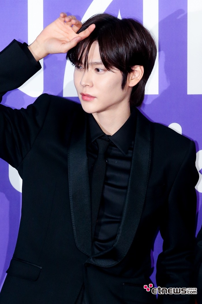 [ET포토] 라이즈 은석, '섹시한 순간'
