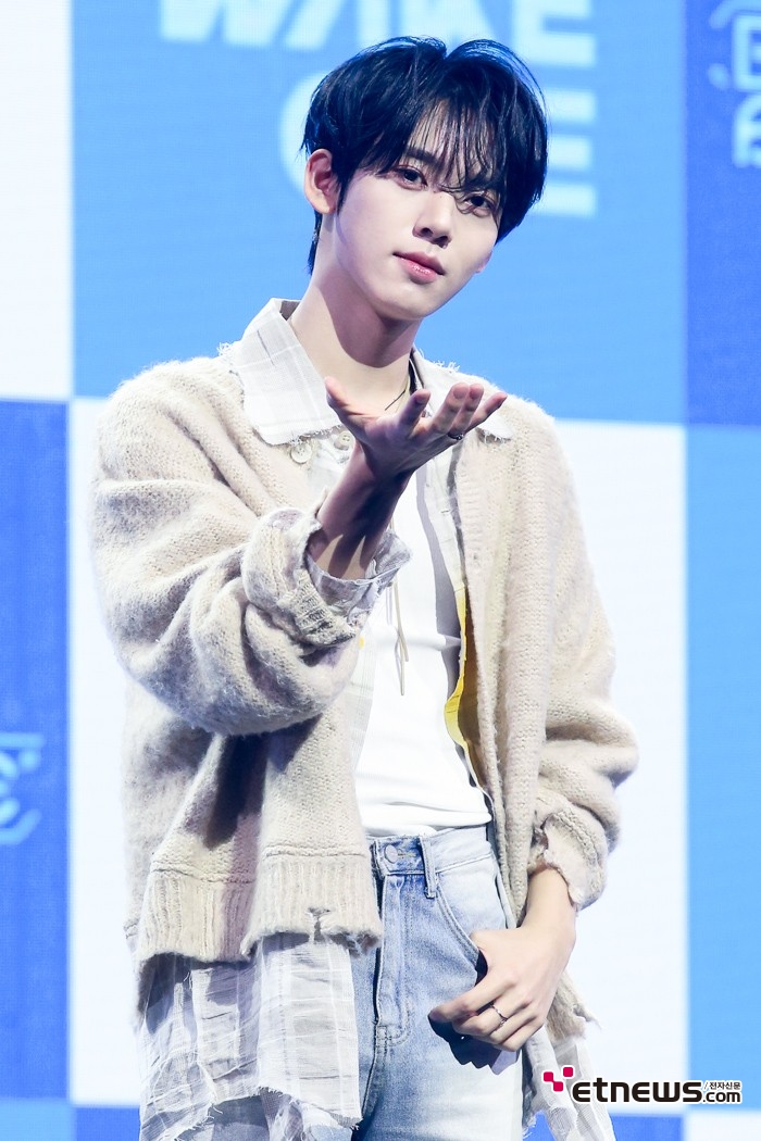 [ET포토] 제로베이스원 한유진, '선명한 잘생김'