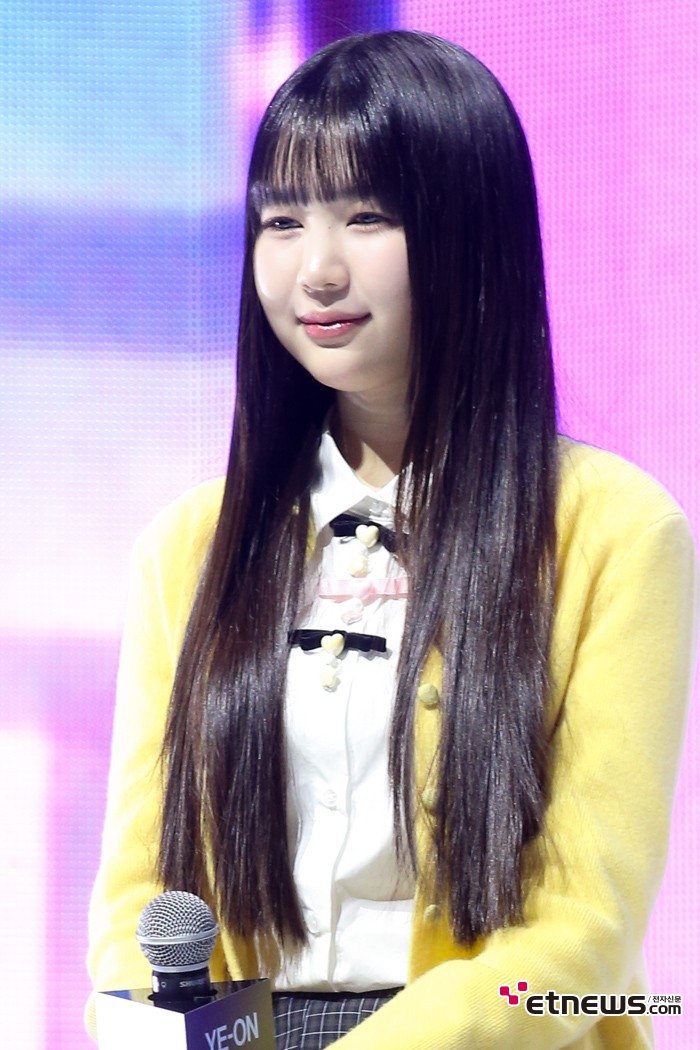 [ET포토] 하츠투하츠 예온, '병아리 같은 막내'