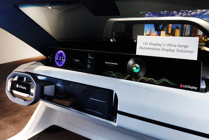LG디스플레이, 벤츠 GLC 전기차에 LCD 공급