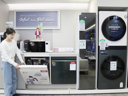 롯데하이마트가 3월 한달간 전국 310여개 매장과 온라인쇼핑몰에서 역대급 혜택들을 모아 전국 동시 세일 행사를 진행한다. [자료:롯데하이마트]