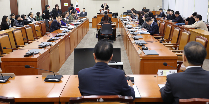 27일 국회에서 보건복지위원회 법안심사제1소위원회가 열리고 있다. (자료: 연합뉴스)