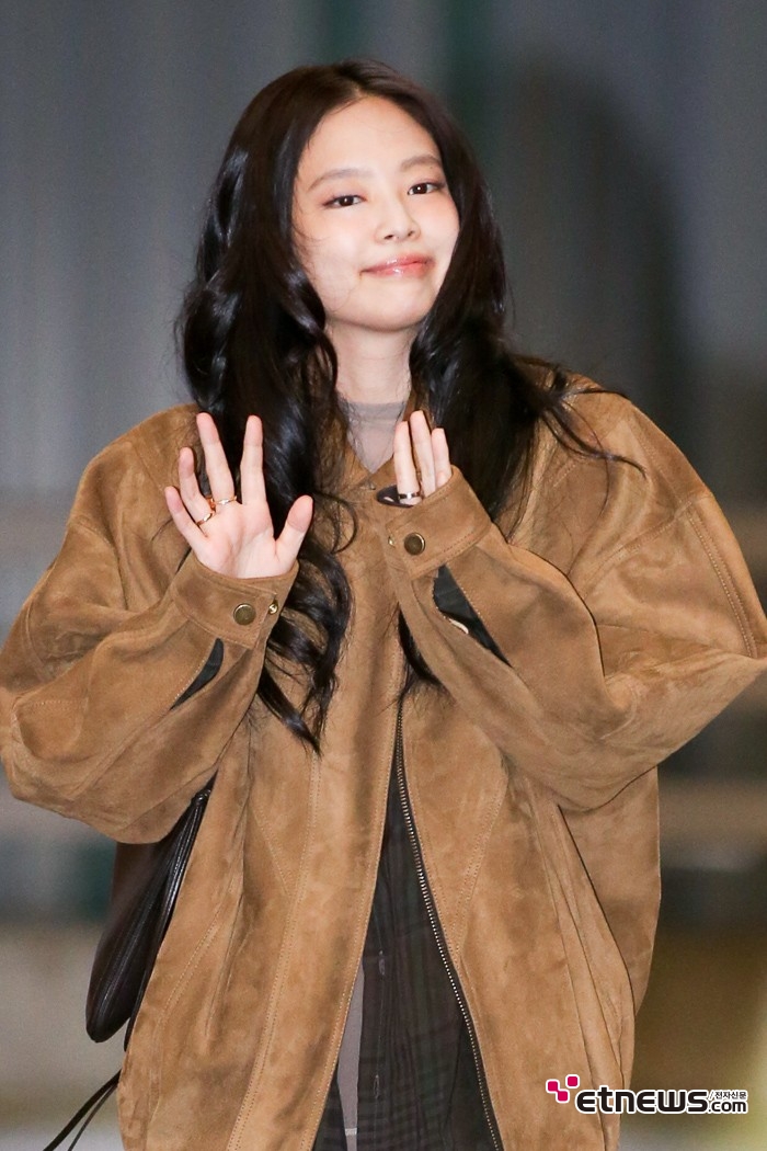 [ET포토] 제니, '귀여움 터지는 표정'