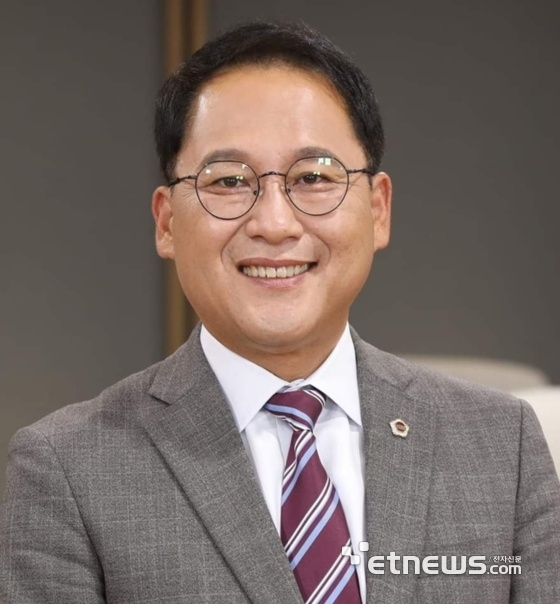 안광률 경기도의회 교육기획위원회 위원장.