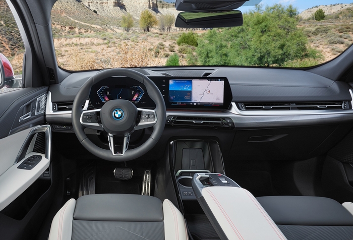BMW 뉴 iX2 eDrive20 실내.