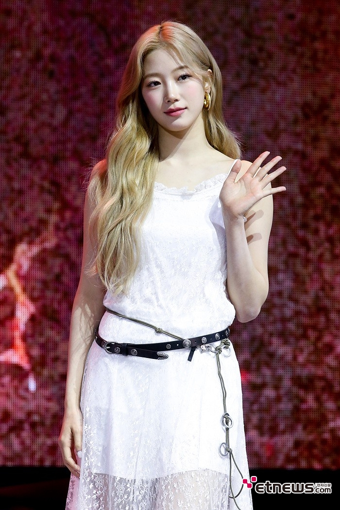 [ET포토] 르세라핌 카즈하, '완전체 미모'