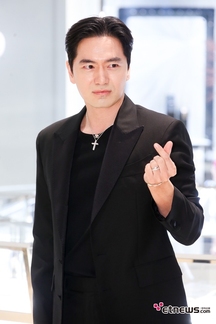 [ET포토] 이진욱, '멋짐 폭발'