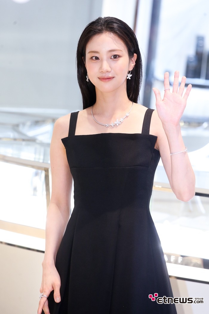 [ET포토] 홍화연, '상큼한 인사'