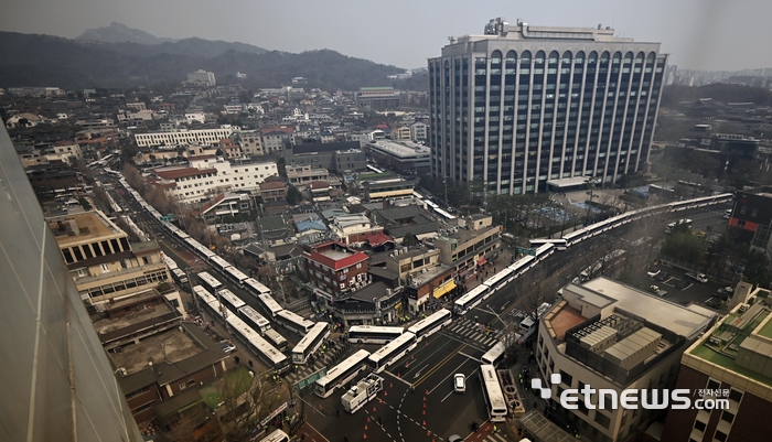 [포토] 35일간의 숙의...'헌재'의 결정은