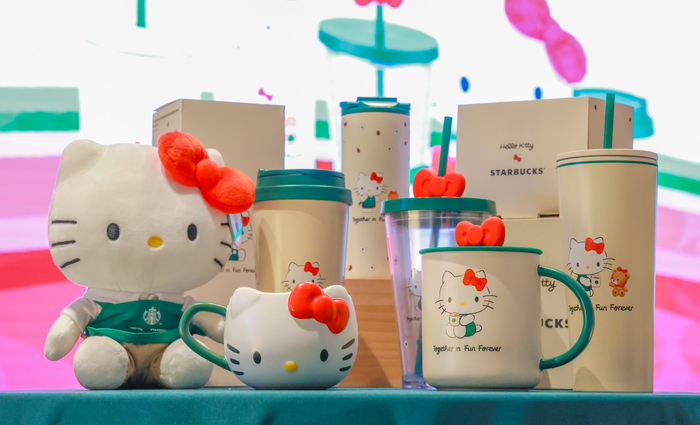 스타벅스 코리아는 헬로 키티 협업 기획상품(MD) 7종을 선보인다.