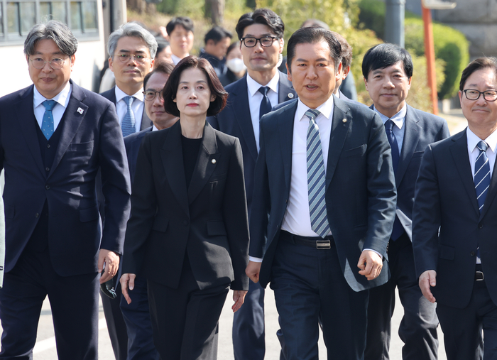 [포토] 헌법재판소 대심판정 향하는 국회 탄핵소추단