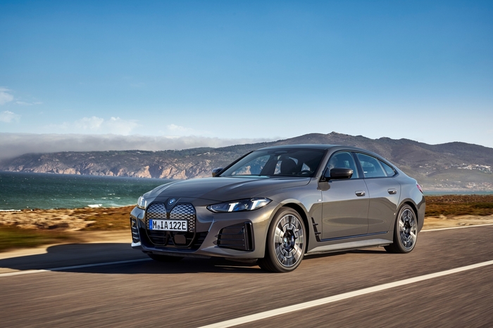 BMW 뉴 i4 eDrive40.