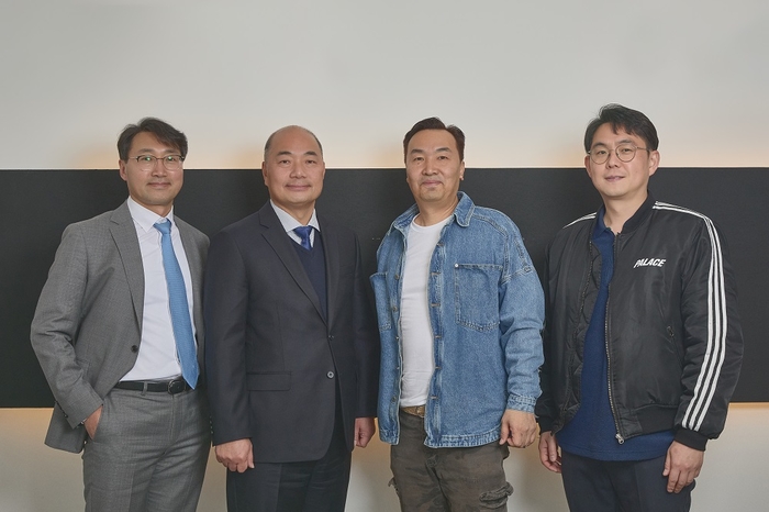 좌측부터 채필승 유비 책임, 유창욱 유비 대표, 황원섭 비디오슈퍼마켓 총괄PD, 이홍선 비디오슈퍼마켓 홍보이사