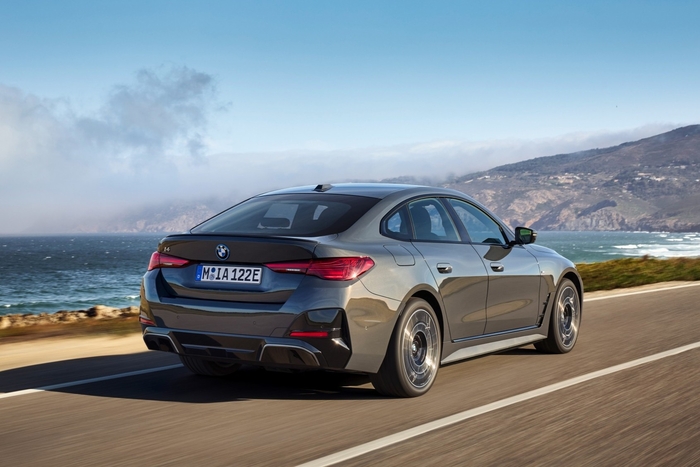 BMW 뉴 i4 eDrive40.