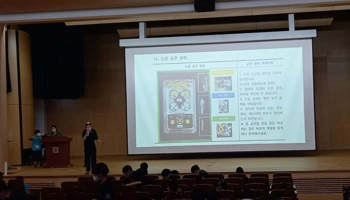 서울교대SW영재교육원 여름 캠프 모습.