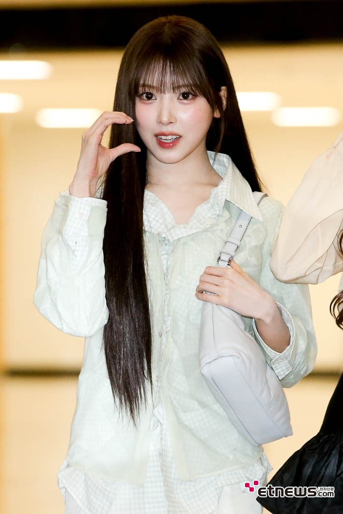 [ET포토] 엔믹스 지우, '귀여운 볼하트'