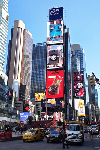 미국 뉴욕 타임스 스퀘어에서 진행하고 있는 삼성전자 비스포크 AI 옥외광고