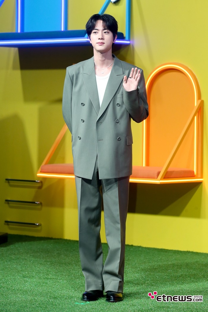[ET포토] BTS 진, '제대후 선택한 첫 예능'