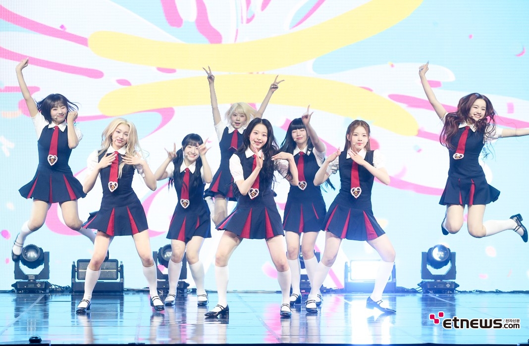 [ET포토] 유니스, '아이고 매워라'