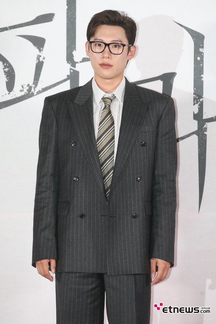 [ET포토] 김성철, '대놓고 어깨깡패'