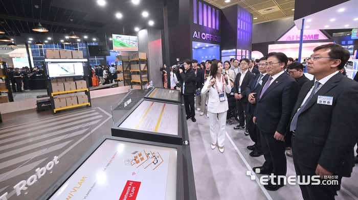 [포토] WIS 2025 AI팩토리 보는 VIP들